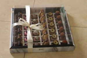 מארזי מתנה של פטיפורים יוקרתיים של MIREL מירל תכשיטי שוקולד וקונדטוריית בוטיק