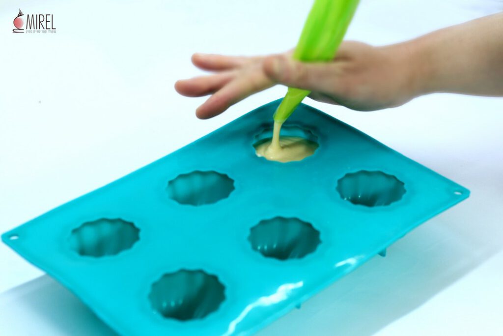 מוס פסיפלורה בתחפושת פורים