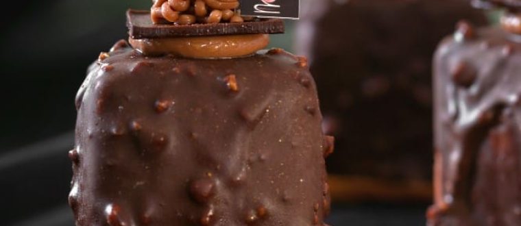 ריבועי מוס שוקולד בציפוי קרנצי