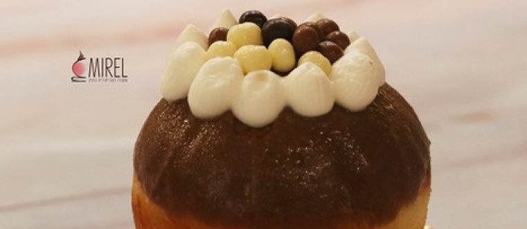 סופגנית שוקולד מעוצבת.